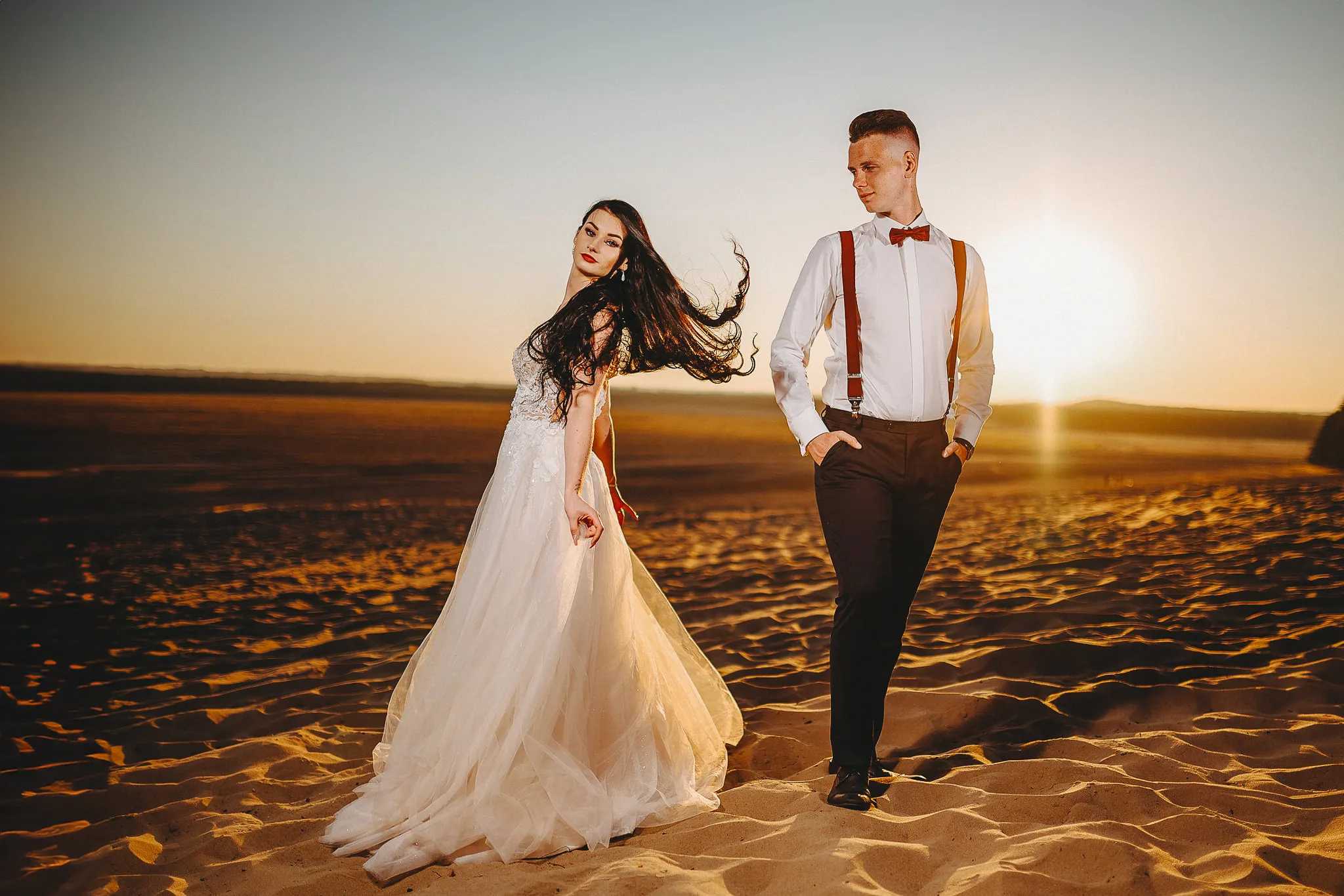 sesja slubna mlodej pary na pustyni bledowskiej w dabrowie gorniczej